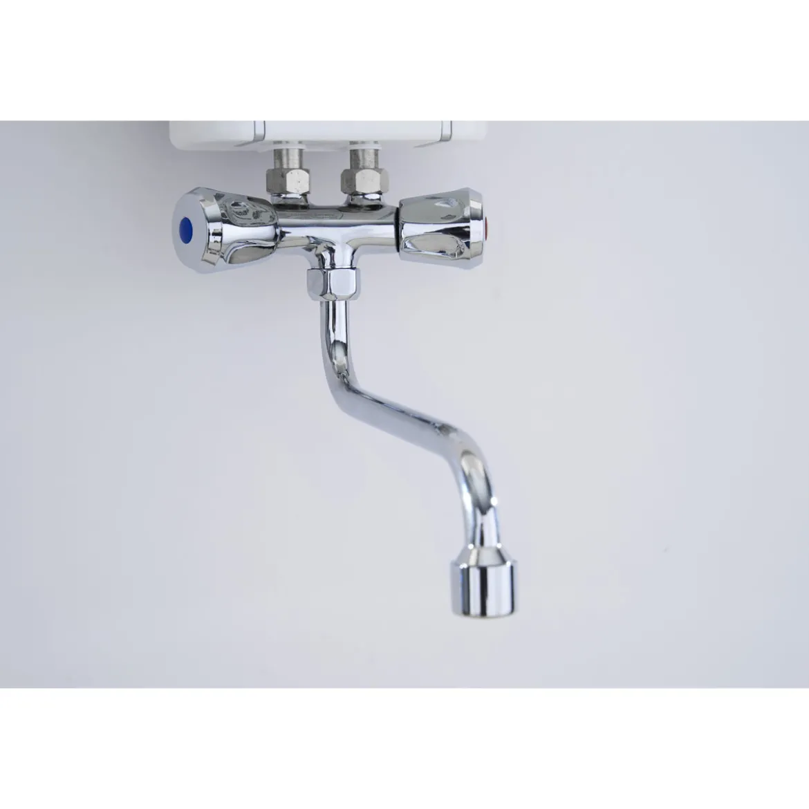 Kleindurchlauferhitzer mit ArmaturElex 3,5 + Armatur
