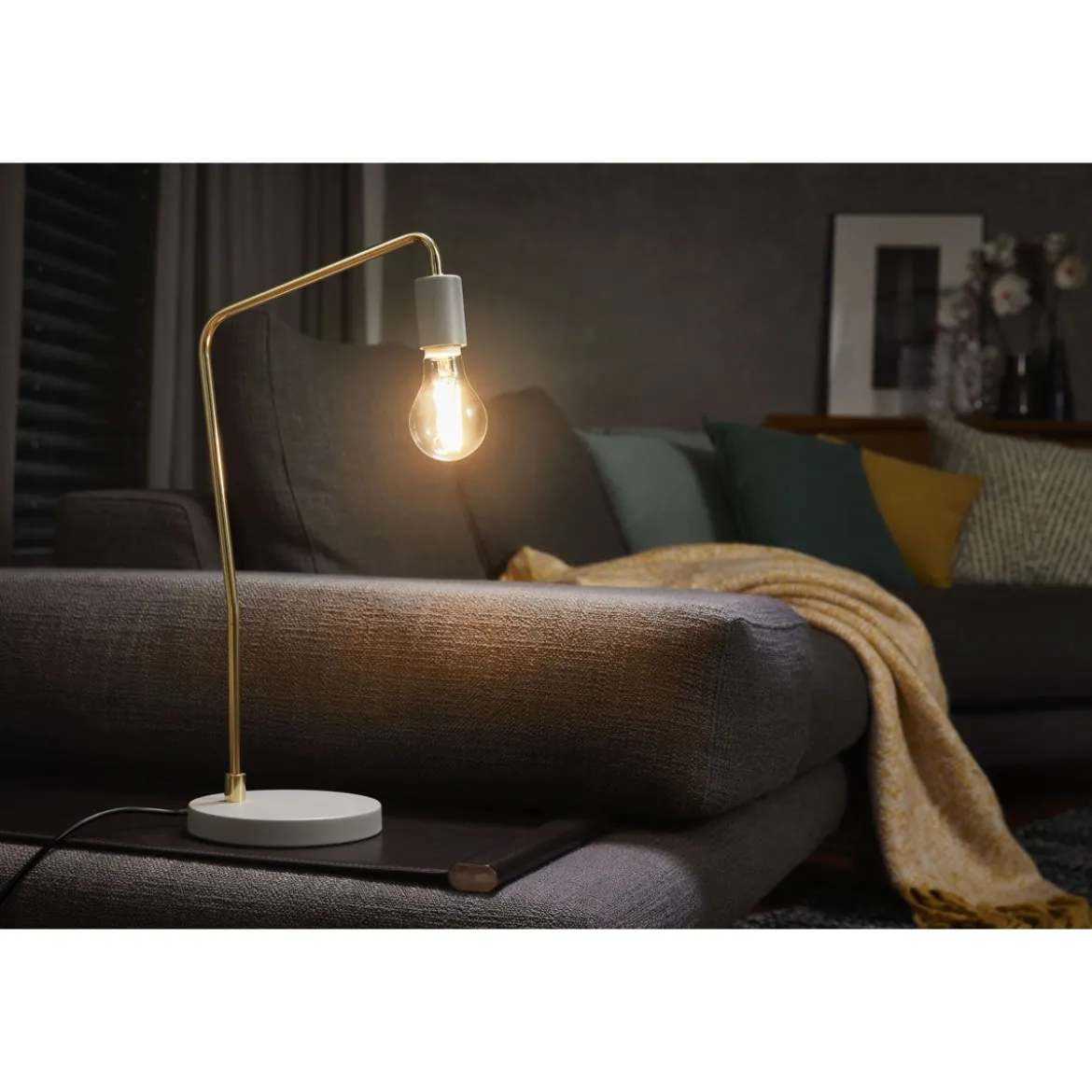 LED Gluehlampe E27 806lm 2.700K 60WErsatz warmweiss Filament klar 2er Pack