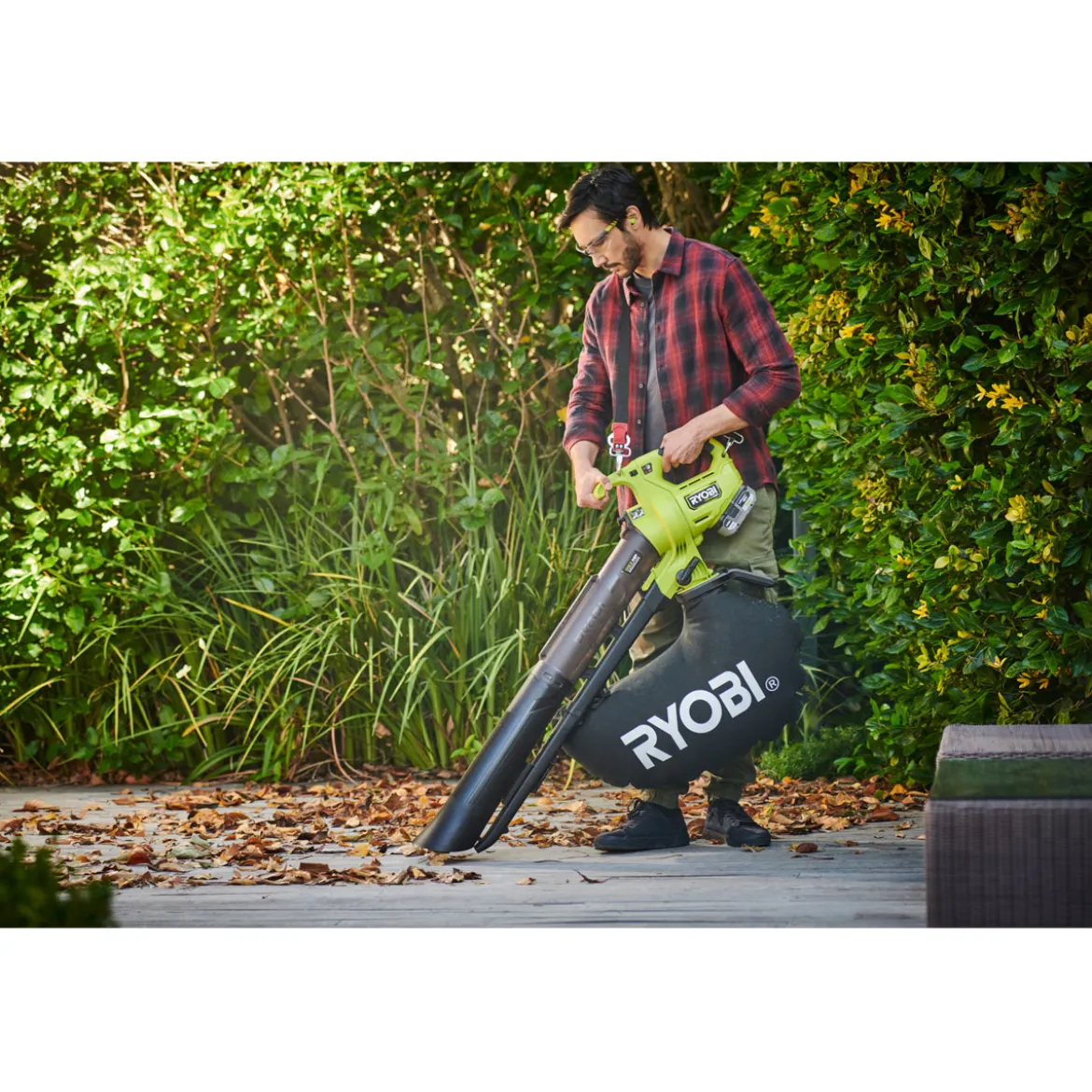Ryobi Akku-Laubsauger/-bläser RY18BVXA-150 7,7 m3/min inkl 5,0 Ah Akku u Ladegerät